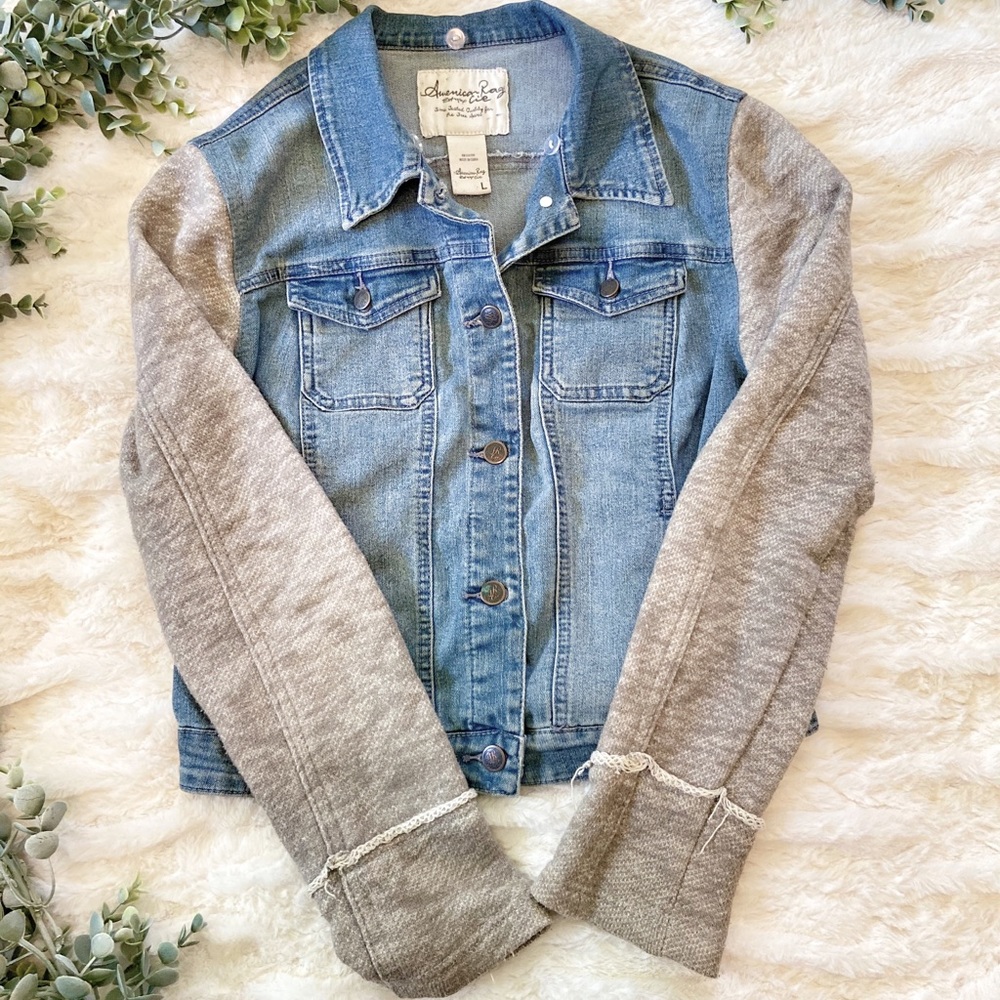 Denim jacket with cotton sleeves
